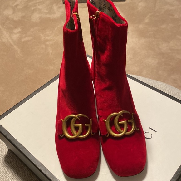 Never worn. NIB. Gucci Velvet/Malaga Kid Bootie Size 37. - Picture 2 of 6